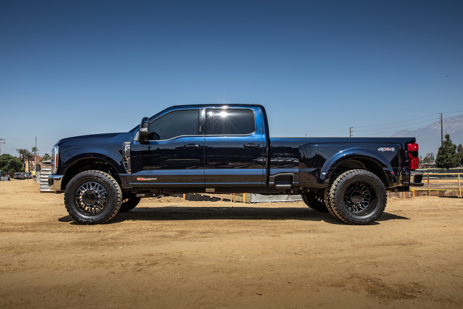 ICON 2023-2025 Ford F-250/F-350 Super Duty 4WD, 2.5-3" Lift, Stage 4 Coilover Conversion System with Radius Arms